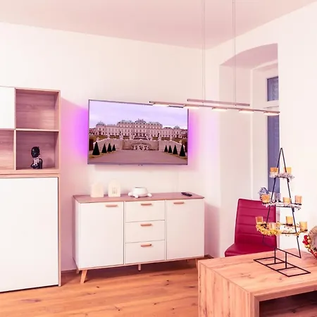 Senator Flats Petrus&kardinal Nagl Apartment *