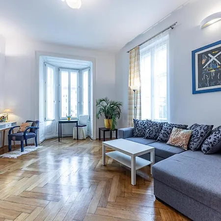Historic & Luxurious By Jr Apartment Vienna