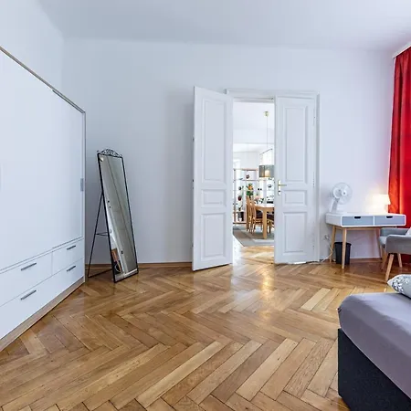 Apartment Historic & Luxurious By Jr *