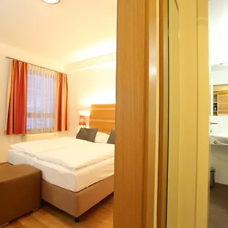 Hotel Arte Stadthalle 4*