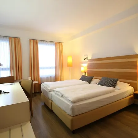 Arte Stadthalle 4*