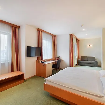 Hotel Lucia 3*