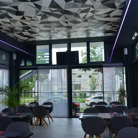 Hotel Primus & 3*