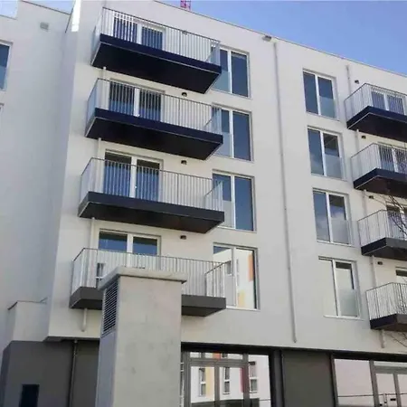 Modern & Sunny 52m2 With Balcony & Fast Wifi アパート *