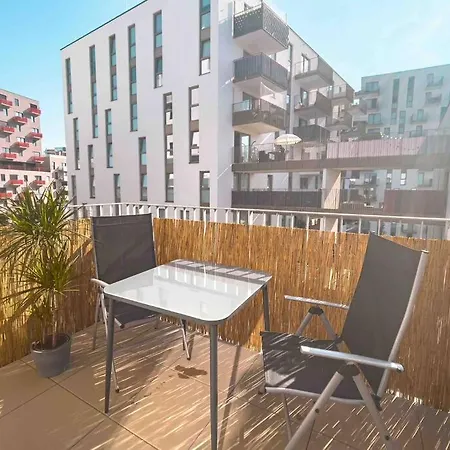 アパート Modern & Sunny 52m2 With Balcony & Fast Wifi ウィーン