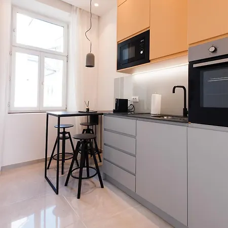 Zeus Design Unique #36 Apartment *