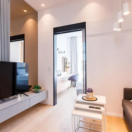 Zeus Design Unique #36 Apartment *