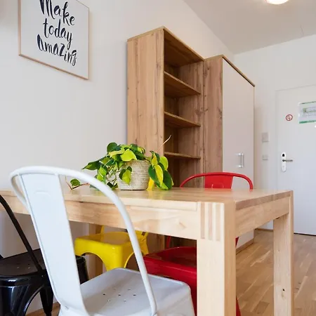 Feelgood Smartliving | Contactless Check-in 3*