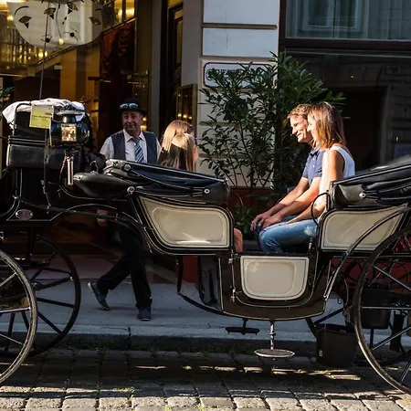 Theaterhotel & 4* Vienna