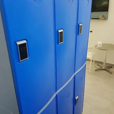 Apartment Simple Apt - 8 Bed Is Having No Kitchen