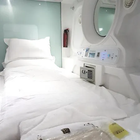 Simple Apt - 8 Bed Is Having No Kitchen Apartment Vienna