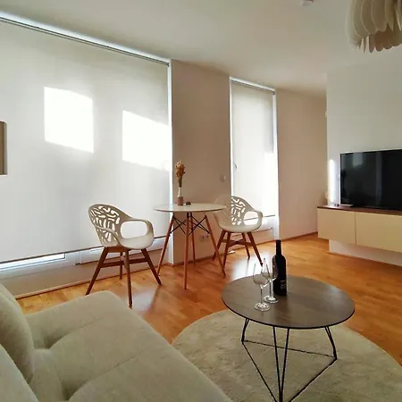 Luma Near Schoenbrunn With Parking Apartment Vienna