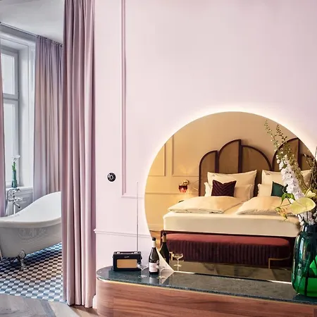 Josefine Hotel 4*