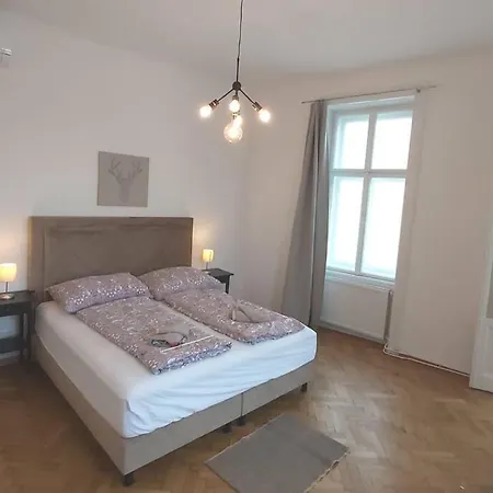 Apartment Lovely New 2 Bedroom Near Hannovamarkt