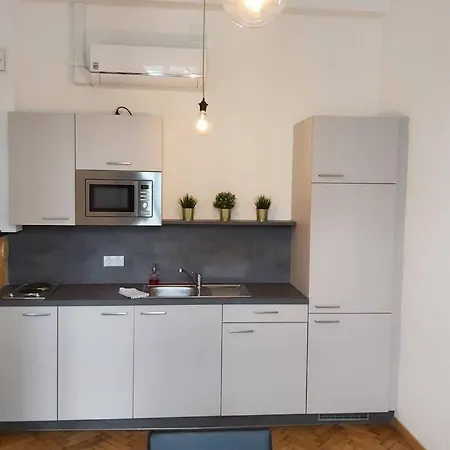 Lovely New 2 Bedroom Near Hannovamarkt Vienna