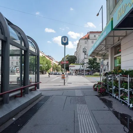 Vorgarten - Central, New And Stylish For Your Comfortable In