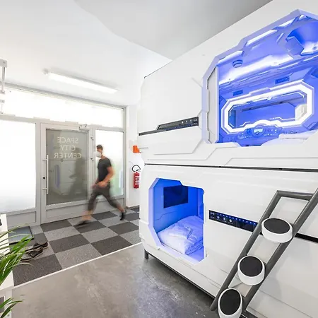 Hostel Space - Center