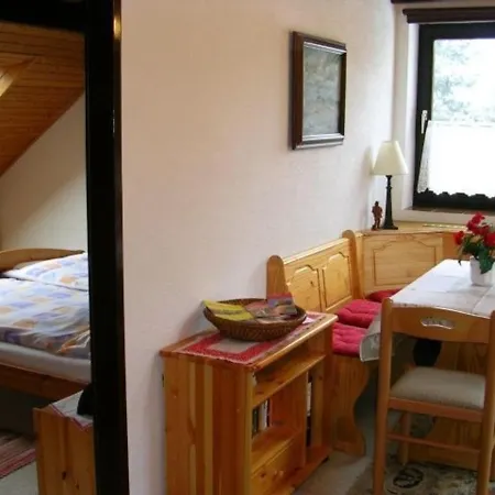 Apartment Wienerwald Im Haus Am Wiesengrund *