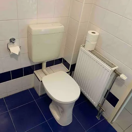 Appartement Modern Flat Incl Parking, Near Metro U1
