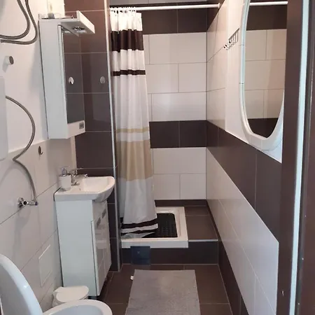 Laudon Apartment