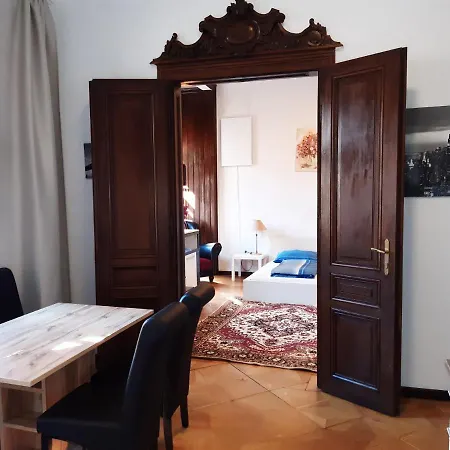 Laudon Apartment