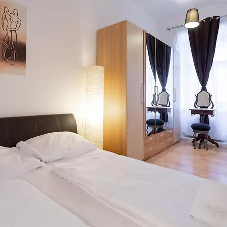 Garden Apartment *
