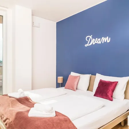 Apartment Triiiple Tower Dream With Rooftop-summer-pool *