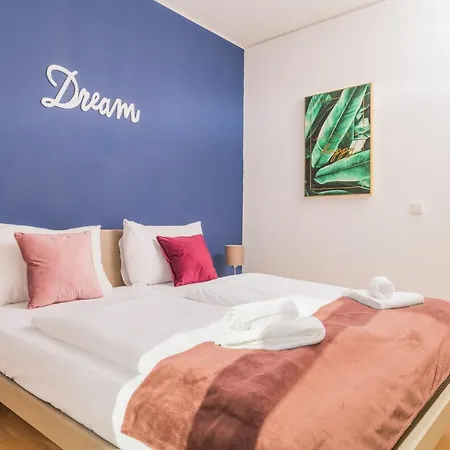 Triiiple Tower Dream With Rooftop-summer-pool Apartment Wien