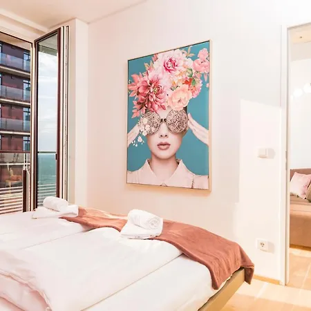 Triiiple Tower Dream With Rooftop-summer-pool Apartment Wien
