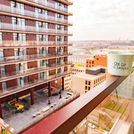 Triiiple Tower Dream With Rooftop-summer-pool Apartment