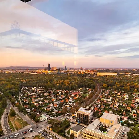 Triiiple Tower Dream With Rooftop-summer-pool Apartment