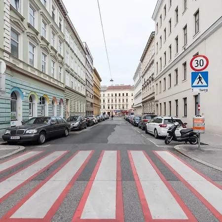 New, Stylish, Bright, Cozy And Central In Quiet Area Apartment Vienna