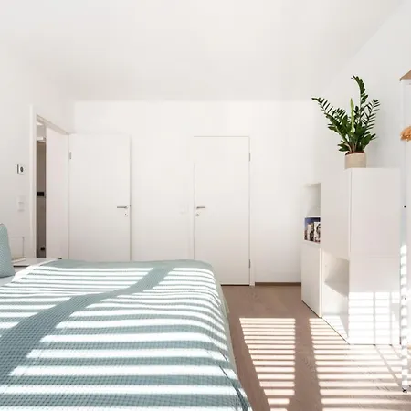 Immersed Into Vienna's Life And Yet A Retreat, Minimum 30 Nights Apartment Vienna