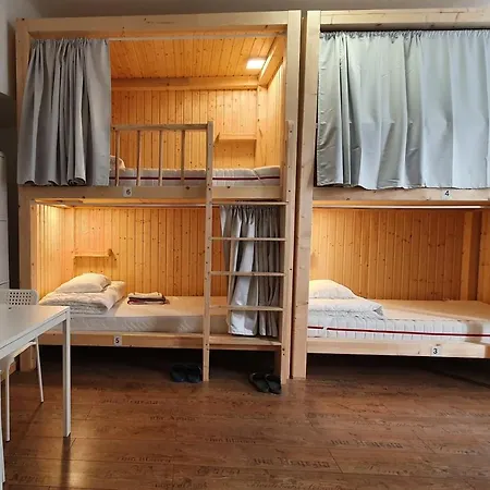 7brunnen Beds & Hostel