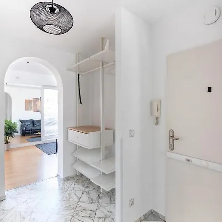 Floor With Free Parking&ac Appartement Wenen
