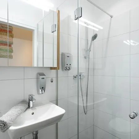 Apartment Apartment, Modern Und Neu Renoviert *