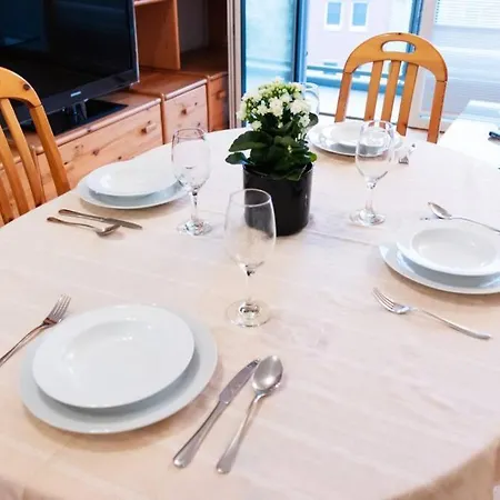 Apartment New, Quiet Flat Next To U1, Vic, Shopping Mall,...