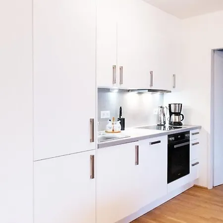 New, Quiet Flat Next To U1, Vic, Shopping Mall,... Apartment