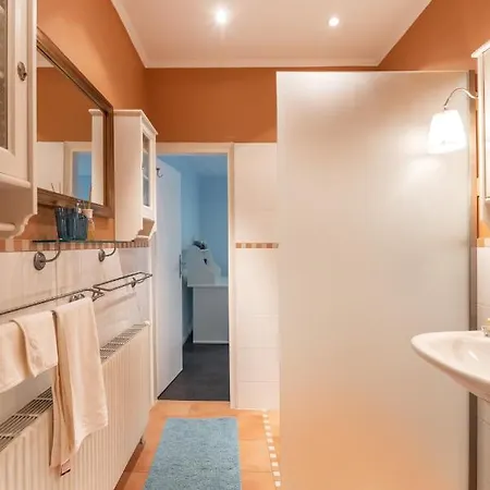 Renoviertes Mit Garten In Ruhelage Vienna