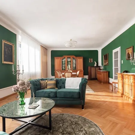 Renoviertes Mit Garten In Ruhelage Apartment *