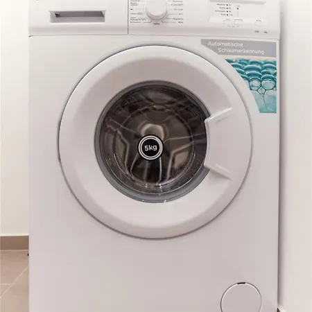 With Netflix, Two Min To Hauptbahnhof, 12 Apartment *