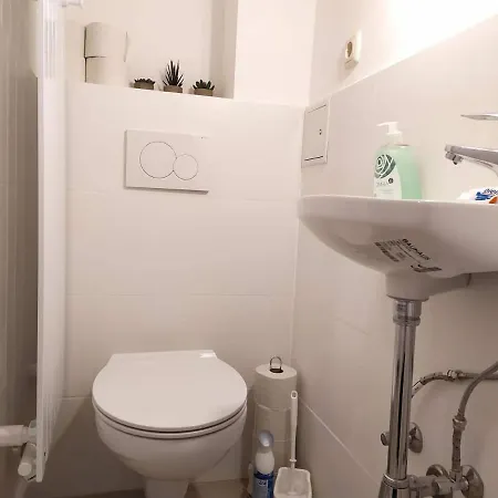 Apartment With Netflix, Two Min To Hauptbahnhof, 12