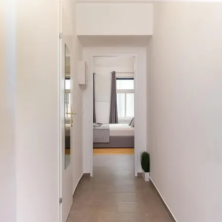 With Netflix, Two Min To Hauptbahnhof, 12 Apartment Vienna