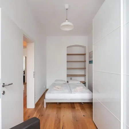 Apartment New, Stylish, Bright, Cozy And Central In Quiet Area