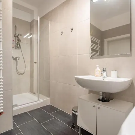 New, Stylish, Bright, Cozy And Central In Quiet Area Apartment Vienna