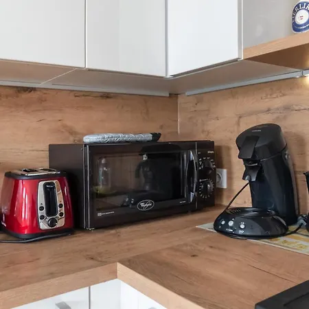 New, Stylish, Bright, Cozy And Central In Quiet Area Apartment *