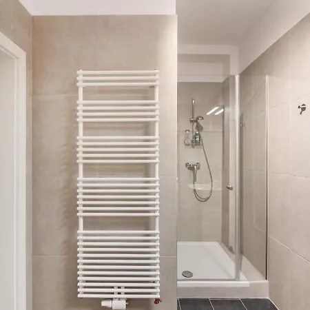 New, Stylish, Bright, Cozy And Central In Quiet Area Apartment Vienna