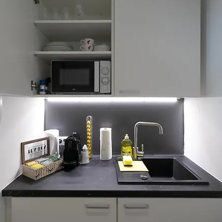Apartment, Modern Und Neu Renoviert Apartment *