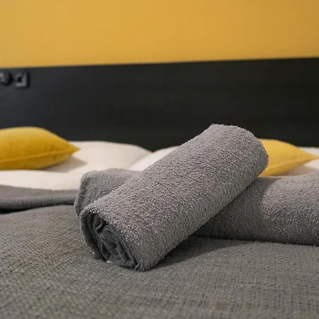 Apartment, Modern Und Neu Renoviert Apartment *