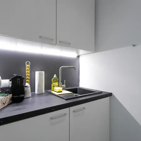 Apartment Apartment, Modern Und Neu Renoviert *